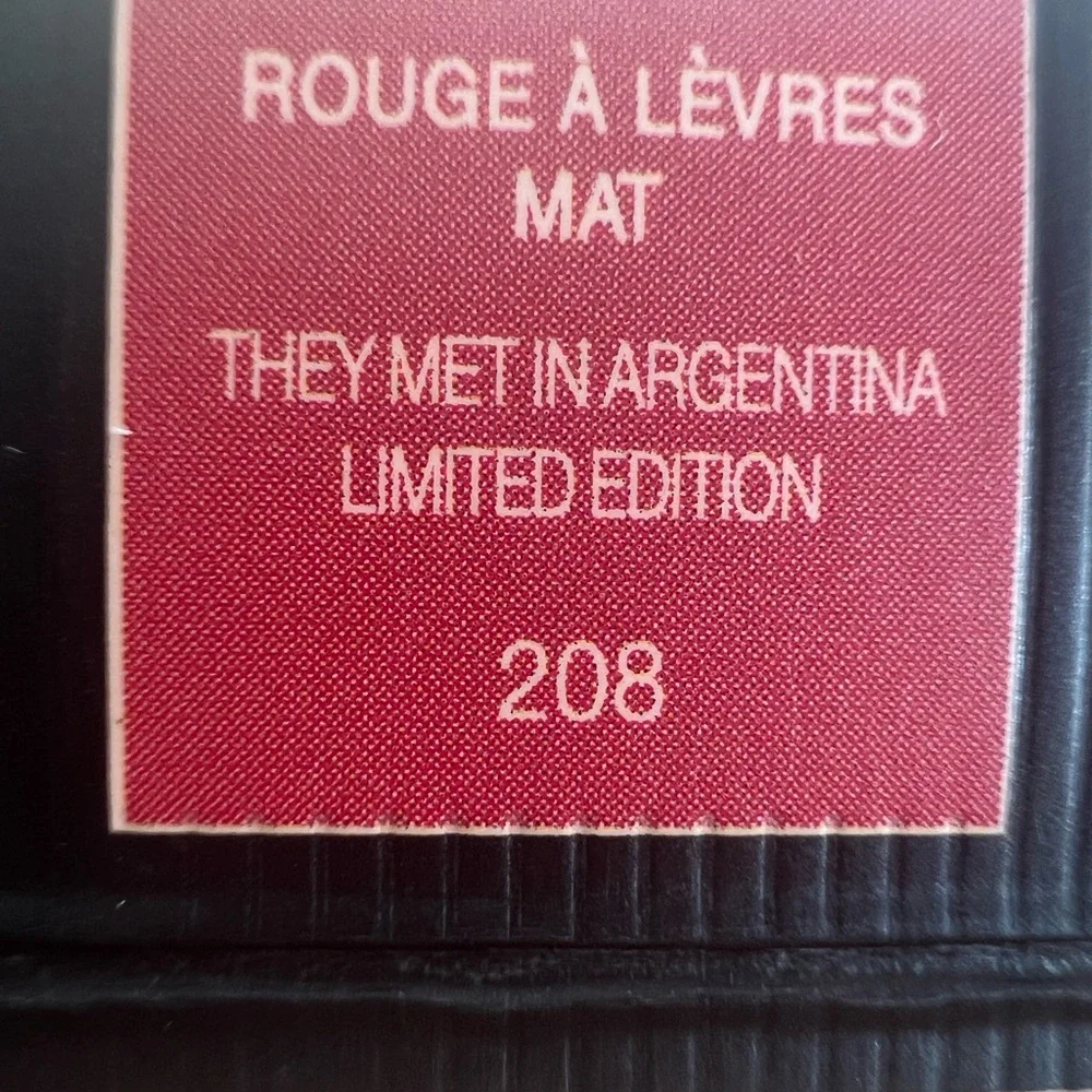 Gucci unique lipstick